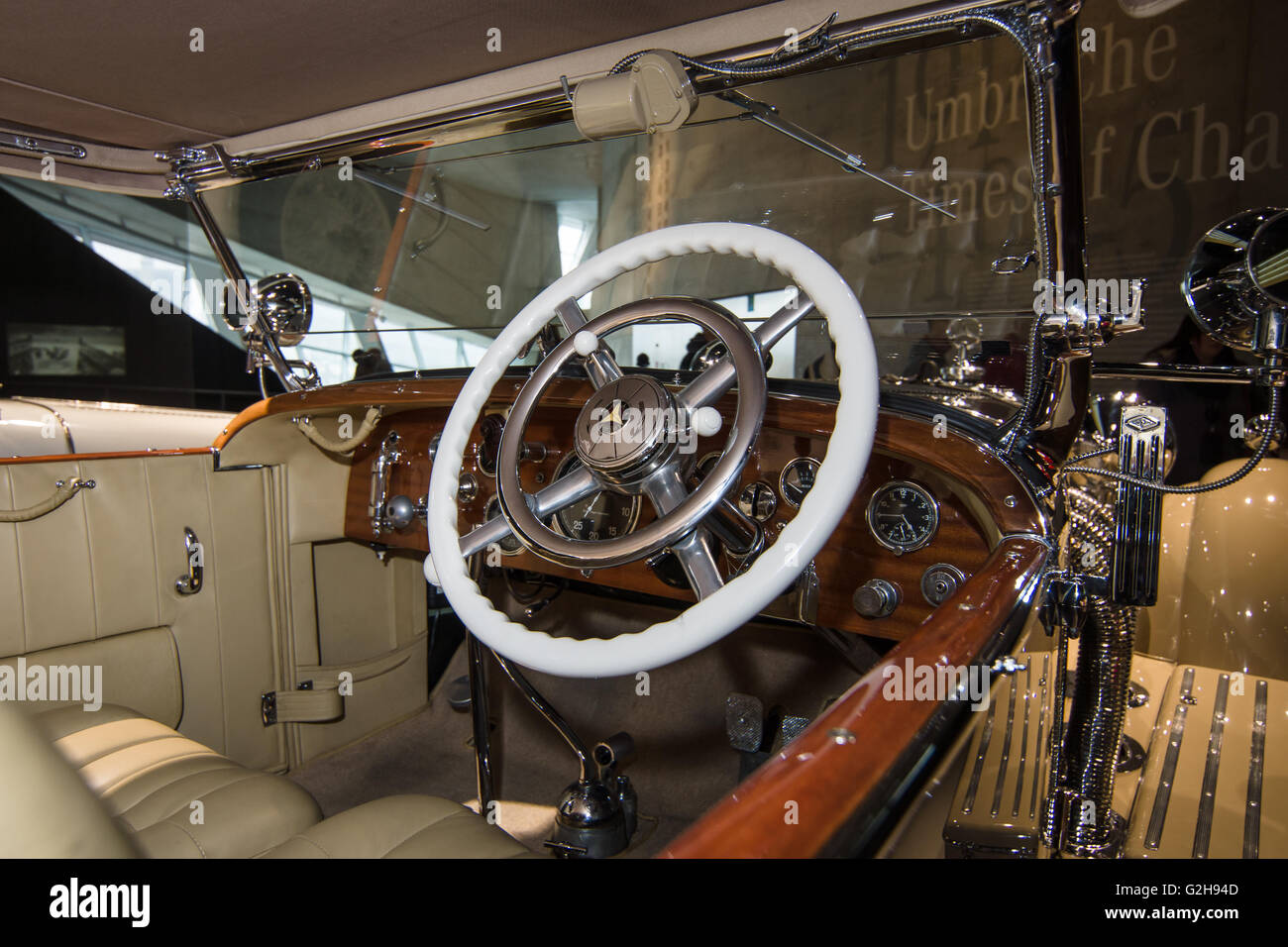 STUTTGART, Germania- 19 marzo 2016: cabina di auto di lusso Mercedes-Benz Typ SS (Super Sport), 1930. Museo della Mercedes-Benz. Foto Stock