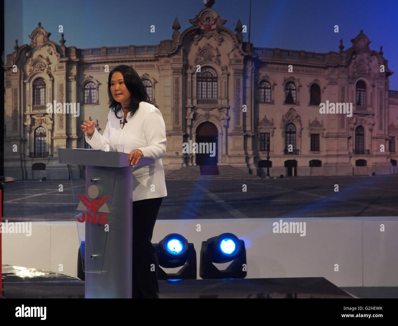 Il Perù. 29 Maggio, 2016. Keiko Fujimori, candidato presidenziale, presenta le sue proposte nel secondo e ultimo dibattito presidenziale prima del secondo turno delle elezioni generali in Perù Credito: Carlos García Granthon/Alamy Live News Foto Stock