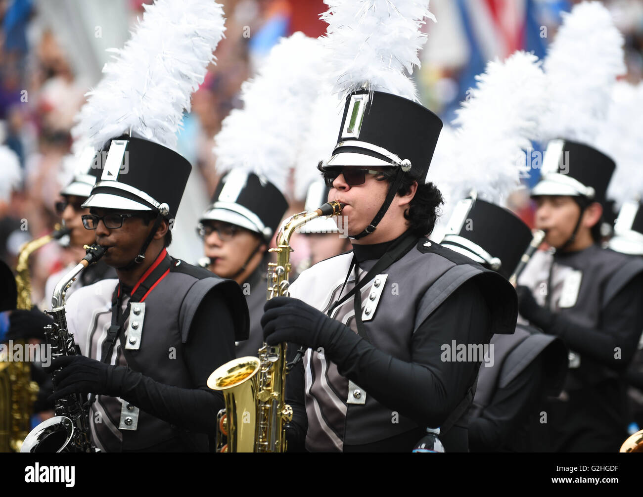 Washington, DC, Stati Uniti d'America. Il 30 maggio 2016. Le persone partecipano in un giorno memoriale della parata del Constitution Avenue a Washington, DC, Stati Uniti, 30 maggio 2016. Il Memorial Day è un Stati Uniti Federal holiday osservata sull'ultimo lunedì di maggio. Credito: Bao Dandan/Xinhua/Alamy Live News Foto Stock