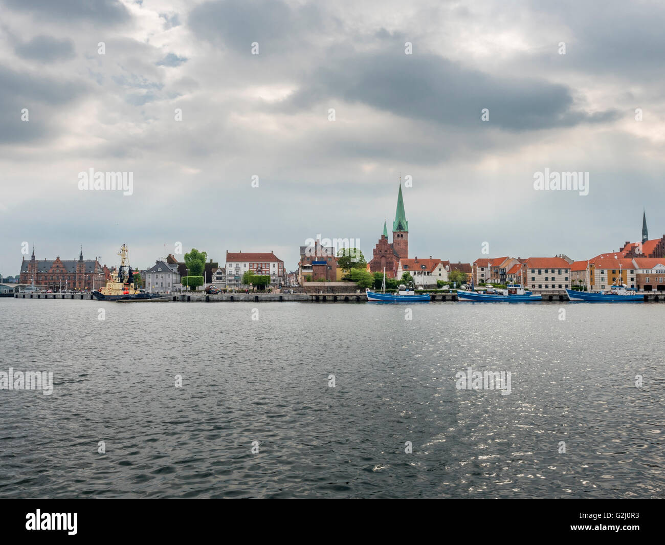 Vista della zona portuale di Helsingoer e città storica, Danimarca, Europa Foto Stock