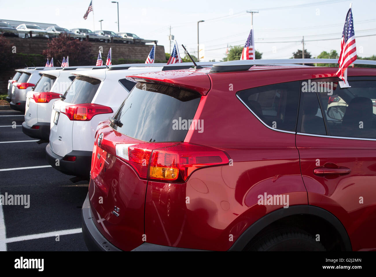 Auto usate per la vendita presso un concessionario Toyota Foto Stock