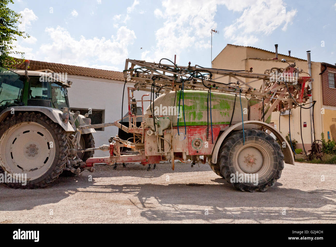 Trattori e attrezzature agricole, Bararloz, Spagna Foto Stock