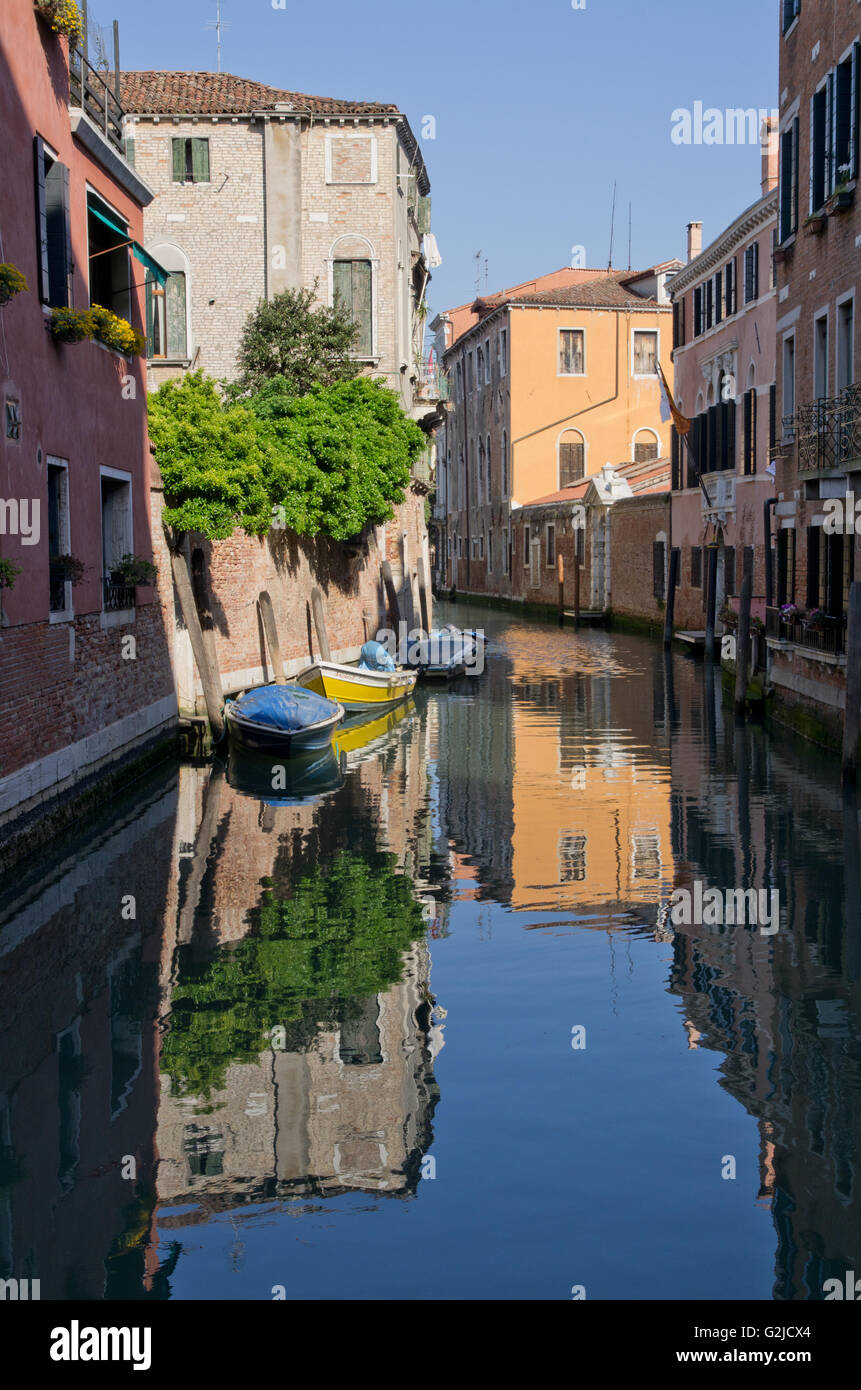 Canale di Cannaregio riflessioni Foto Stock