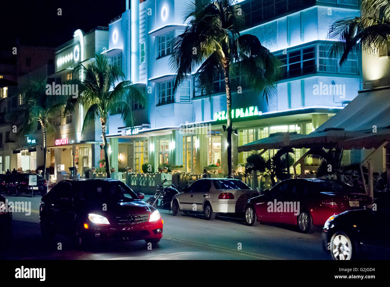 Ocean Drive e il quartiere storico di notte, Miami Beach, Florida Foto Stock