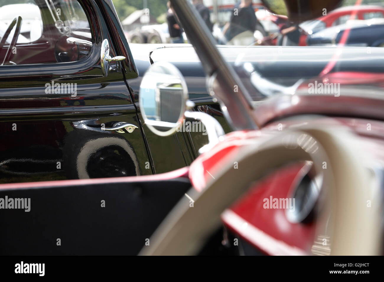 Due auto d'epoca in un auto show. Foto Stock