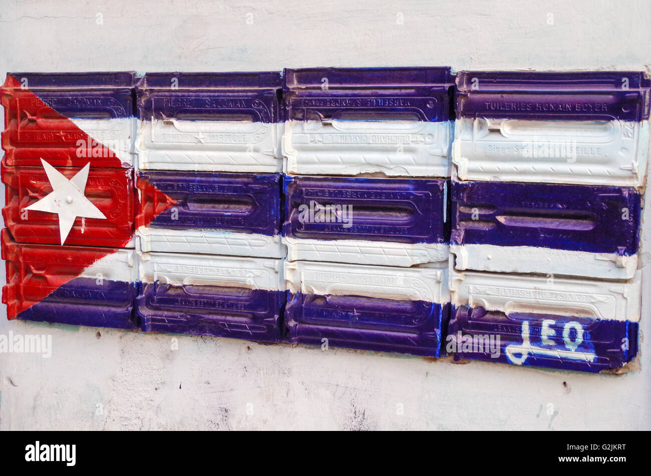 Cassette postali dipinte in bandiera cubana colori in Havana, Cuba Foto Stock
