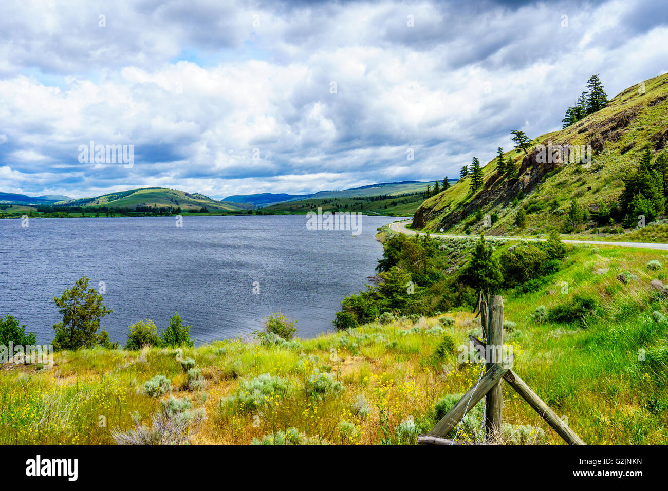 Nicola lago nella valle di Nicola lungo l'autostrada 5A tra Kamloops e Merritt, British Columbia Foto Stock