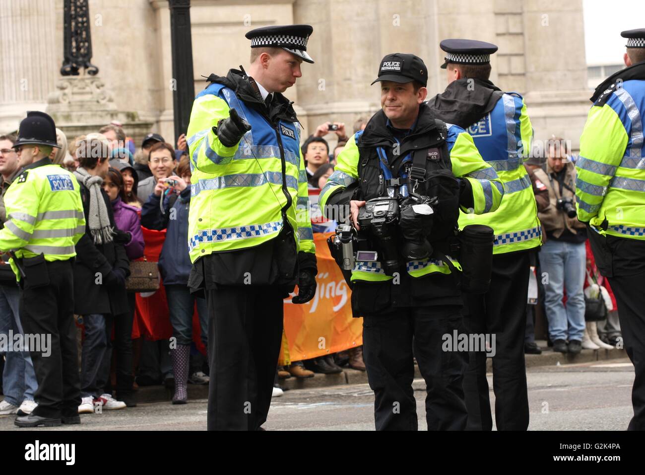 La vigilanza della polizia officer Foto Stock