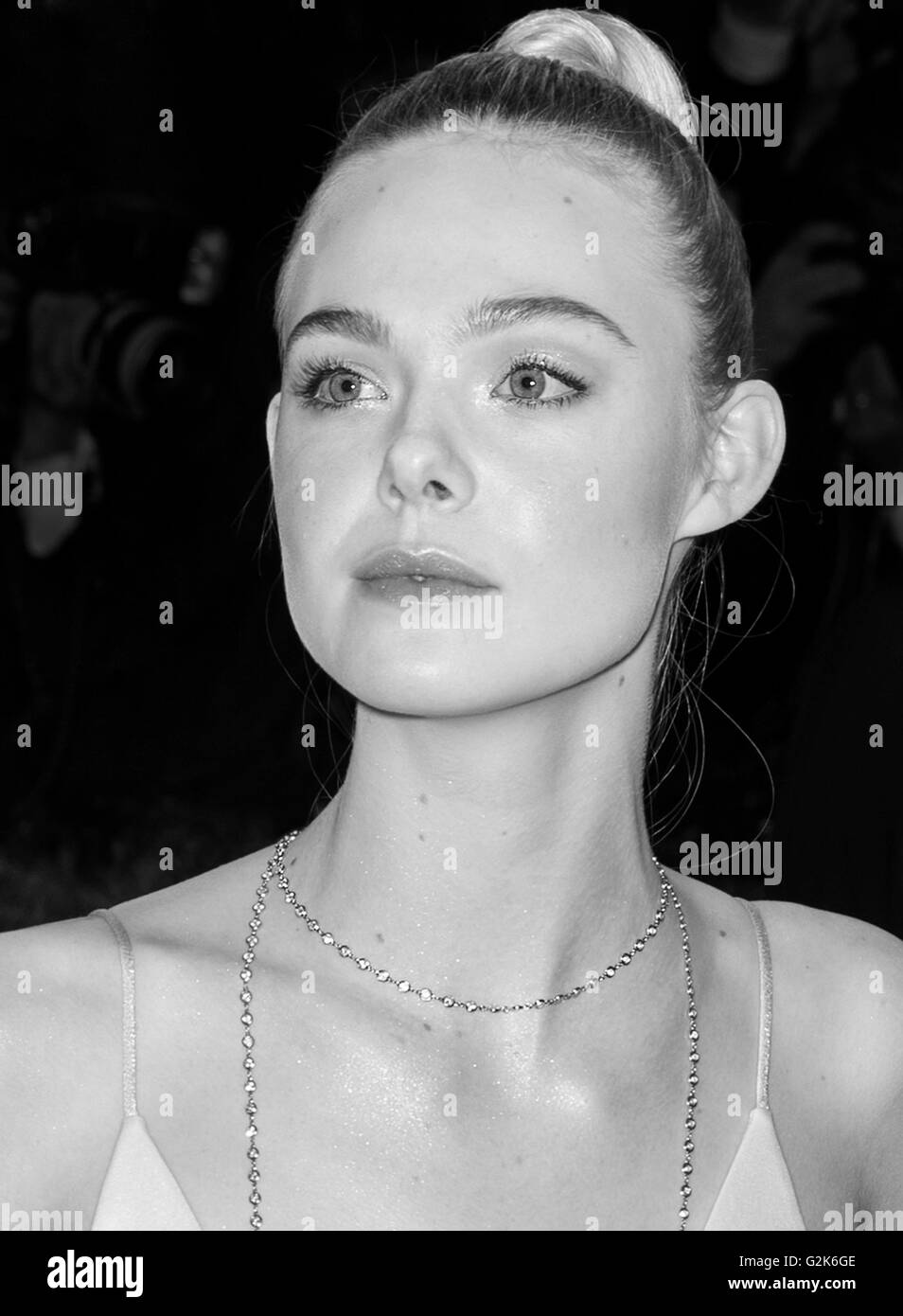 La città di New York, Stati Uniti d'America - 2 Maggio 2016 : Attrice Elle Fanning assiste il 2016 incontrato Gala Foto Stock