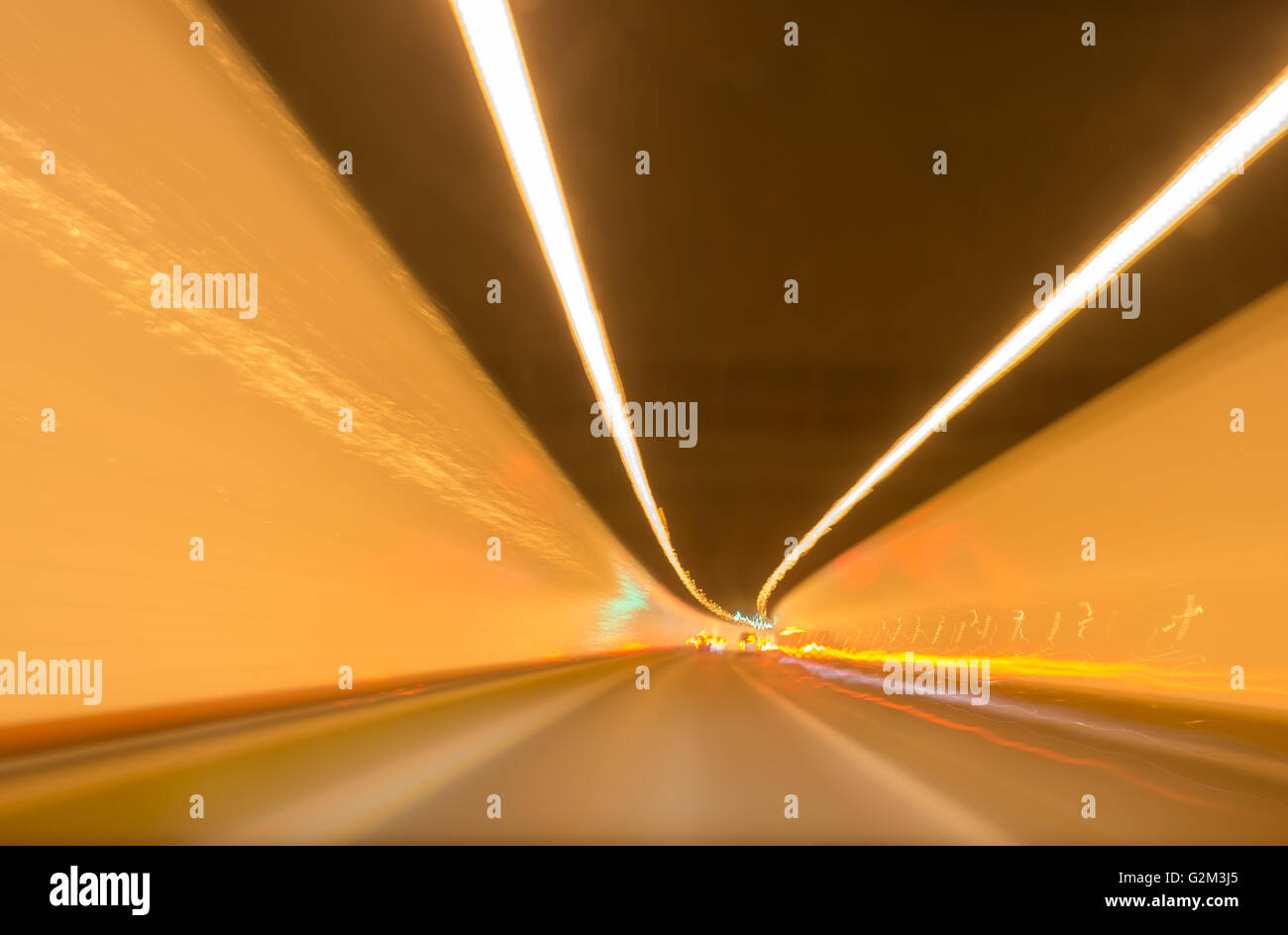 Tubo tunnel di vetro immagini e fotografie stock ad alta risoluzione ...