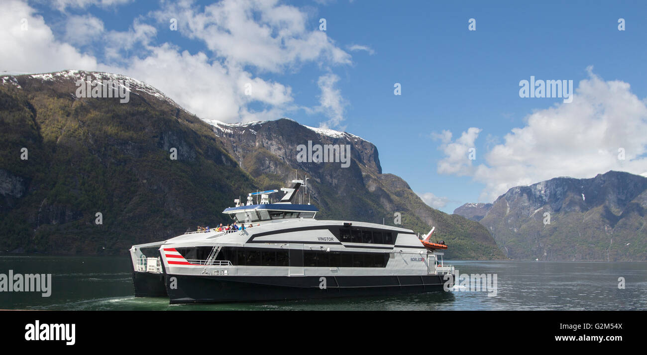 Ad alta velocità HSC traghetto "Vingtor' su Aurlandsfjord, Norvegia Foto Stock