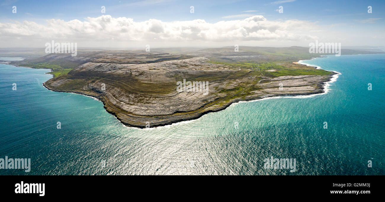Vista aerea, costa rocciosa della testina del nero a nord di Doolin Burren, Murrogh, Formoyle, arenaria formazioni rocciose, County Clare, Clare Foto Stock