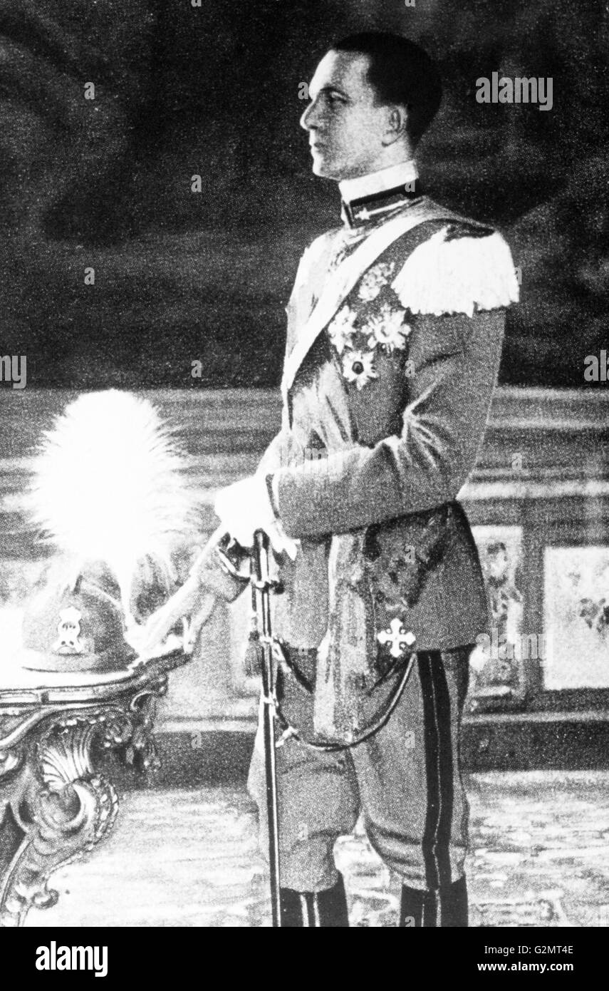 Umberto II di Savoia in uniforme militare Foto Stock