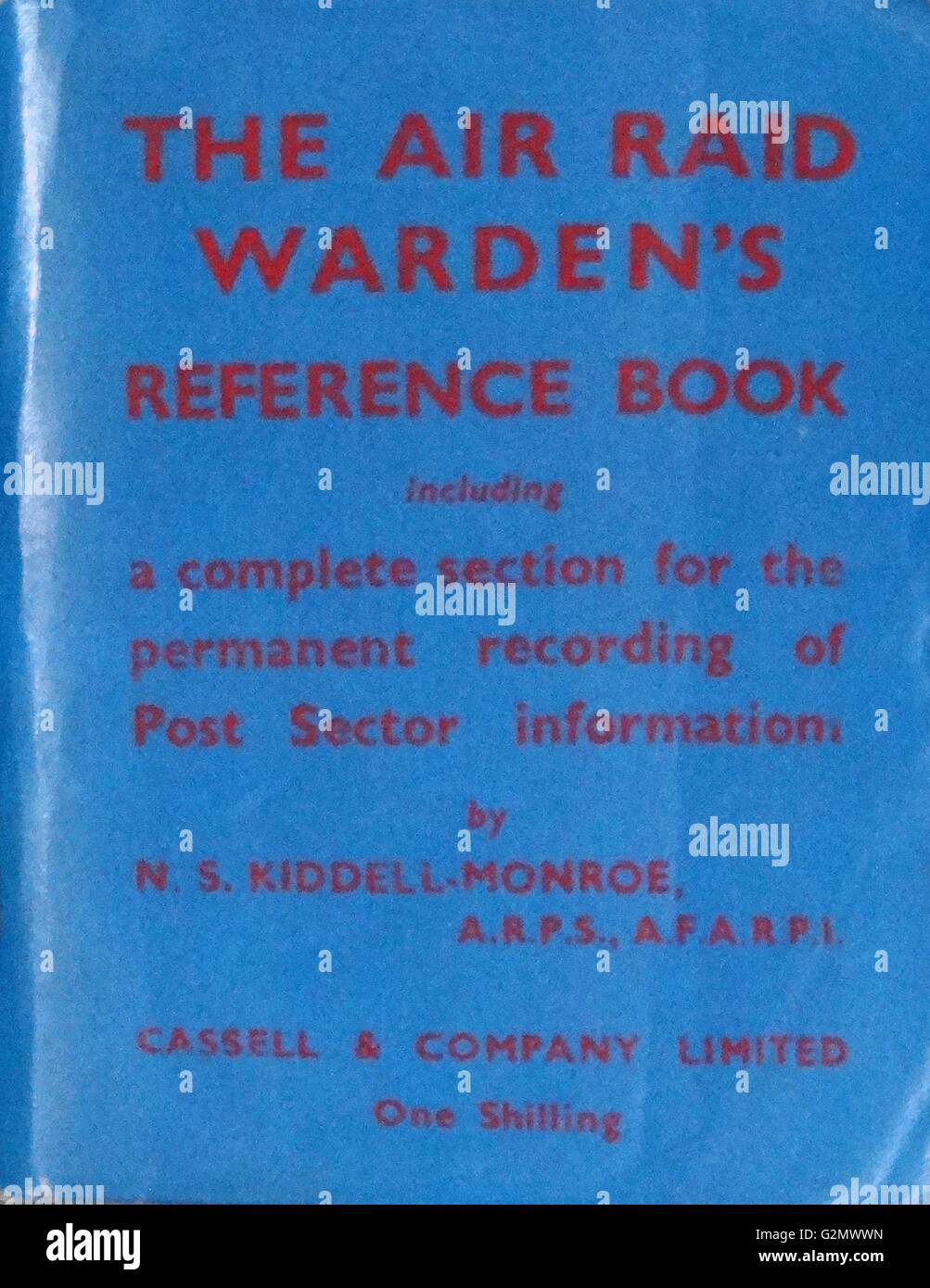 La seconda guerra mondiale la british air raid Warden's Handbook 1941 Foto Stock