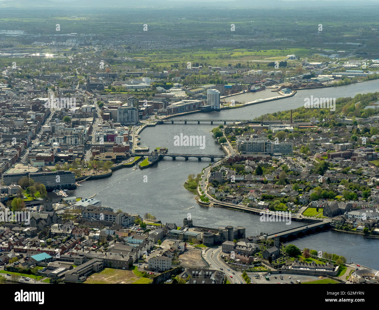 Vista aerea, Shannon fiume scorre attraverso la Limerick, Limerick