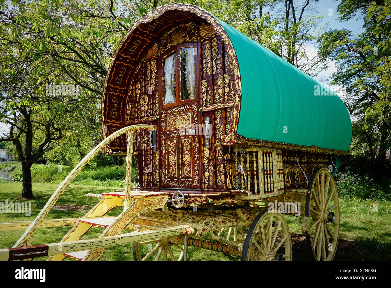 Decorazioni tradizionali in legno di viaggiatori caravan Foto Stock