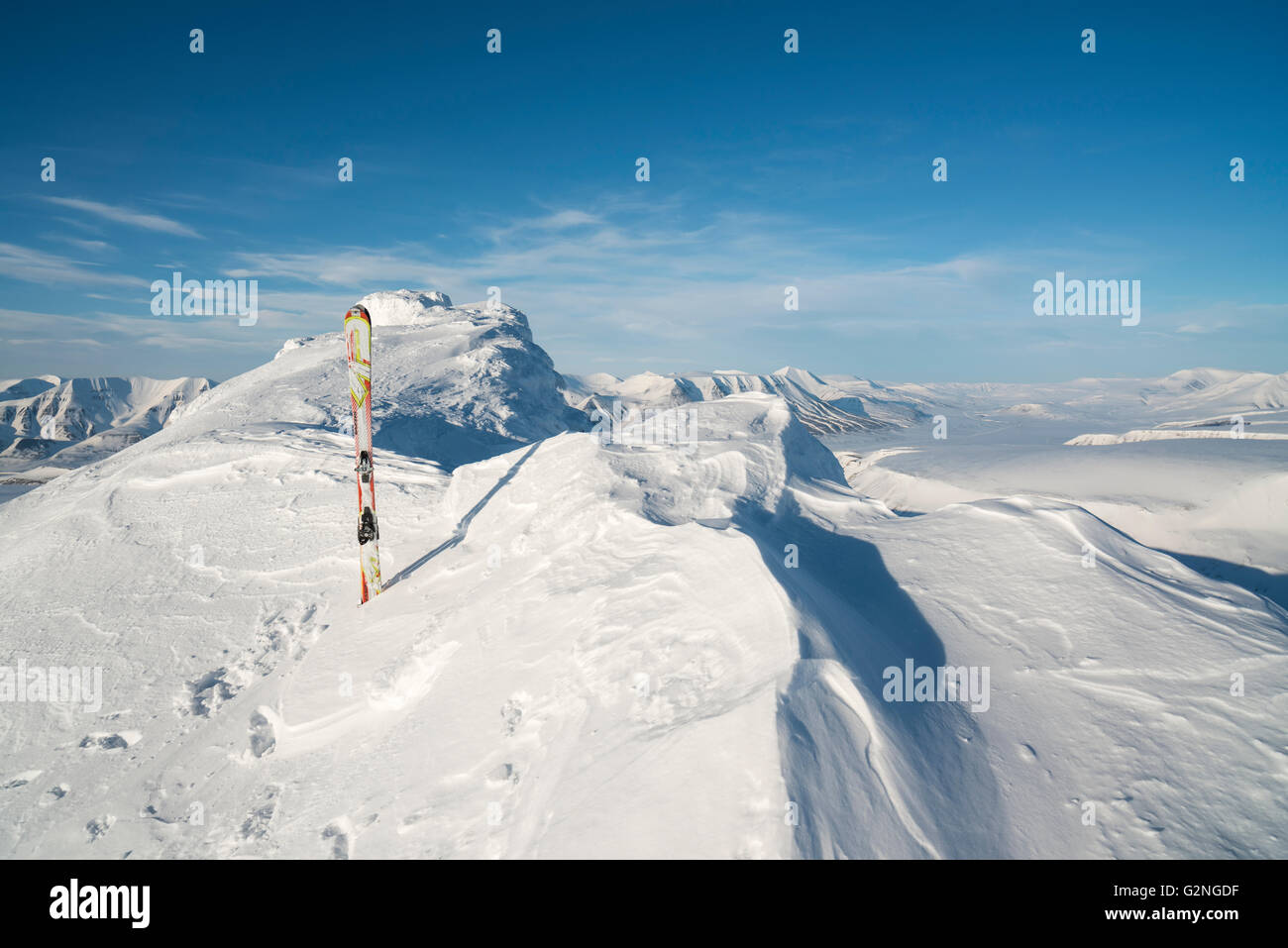 Winterliche Bergwelt Spitzbergens Norwegen Winterscape delle Svalbard. Vista da Trollsteinen Spitsbergen in Norvegia Foto Stock