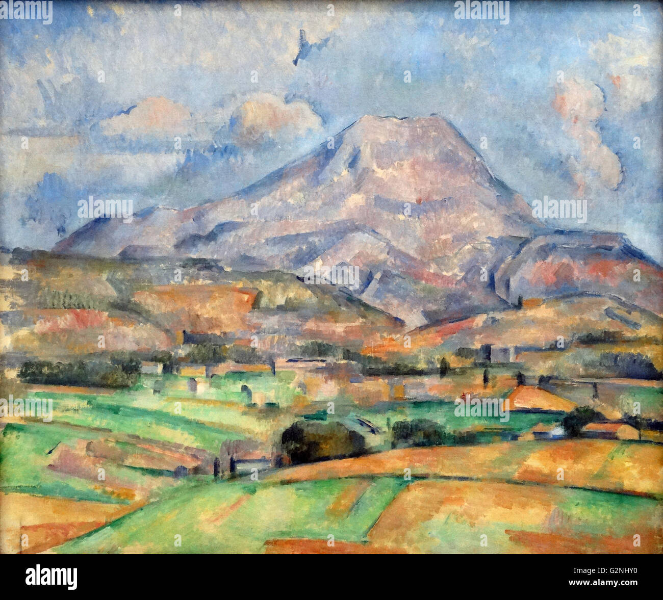 La Montagne Sainte-Victoire (olio su tela) di Paul Cezanne (1839-1906) un pittore Post-Impressionist il cui lavoro ha gettato le fondamenta della transizione dal xix secolo concezione della ricerca artistica di un nuovo e radicalmente diverso mondo dell arte nel XX secolo. Foto Stock