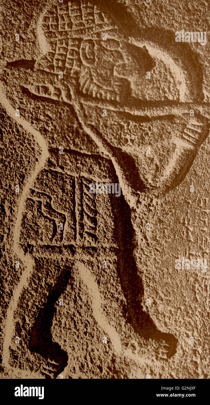 Tell Halaf: Cacciatore con prua. Arameo sollievo dal palazzo di Kaparra; primo millennio A.C. Foto Stock