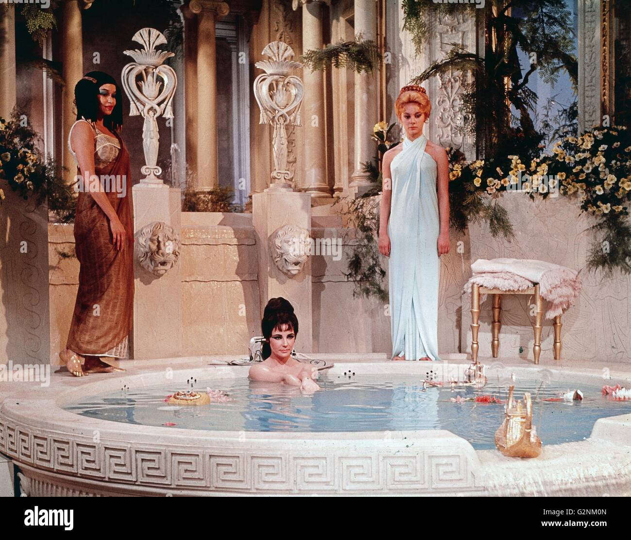 Elizabeth Taylor come Cleopatra nel 1963 Epico Dramma film diretto da Joseph L. Mankiewicz. Foto Stock
