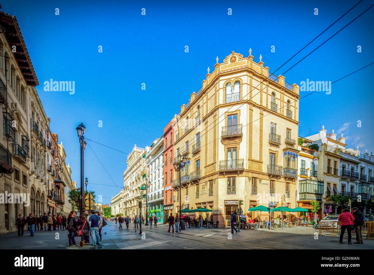 Avenida de la Constitucion (sinistra) e Alemanes (destra) angolo di strada, Siviglia, Spagna Foto Stock
