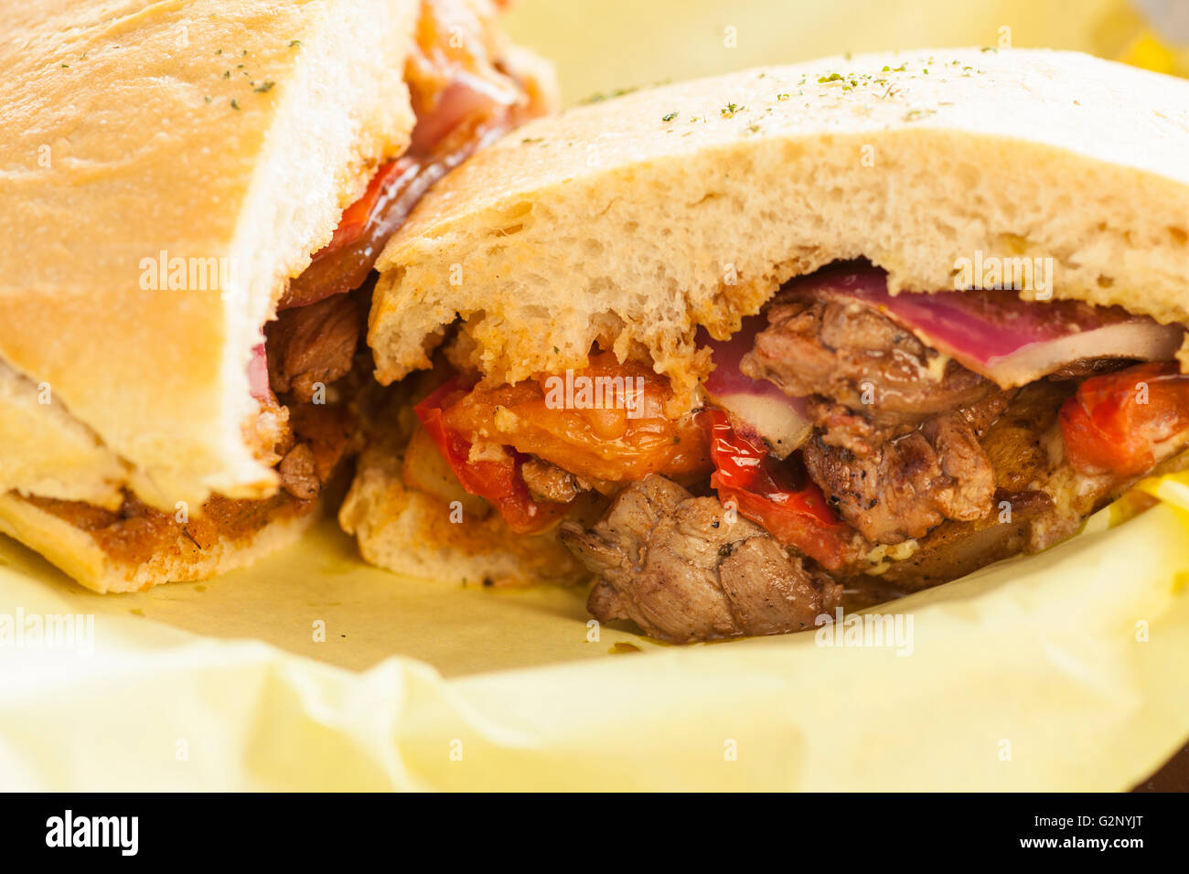 Lomo saltado sandwich, boccone Eatery, Thousand Oaks, California Foto Stock