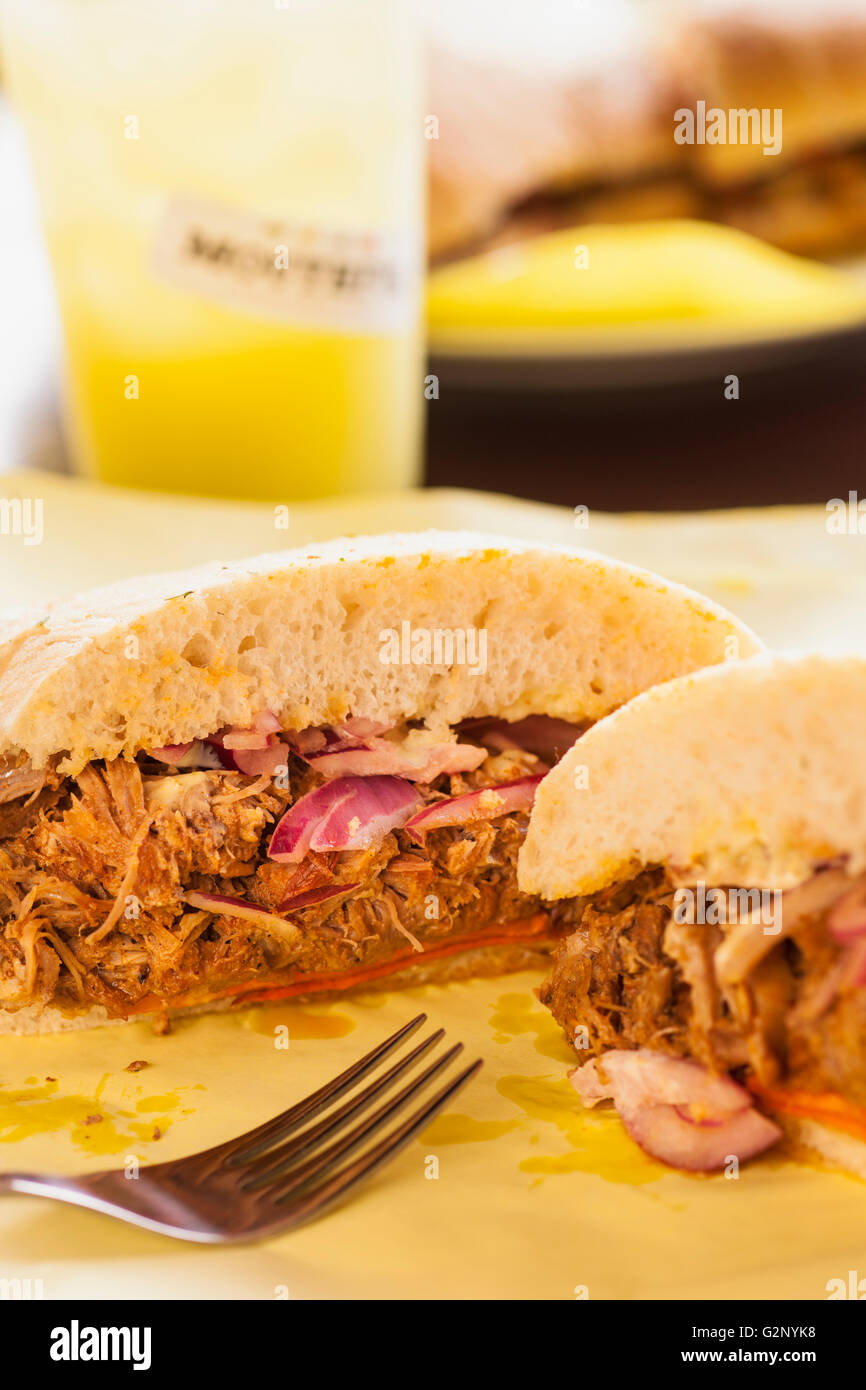 La sarita sandwich e un cetriolo-limonata alla menta, boccone Eatery, Thousand Oaks, California Foto Stock