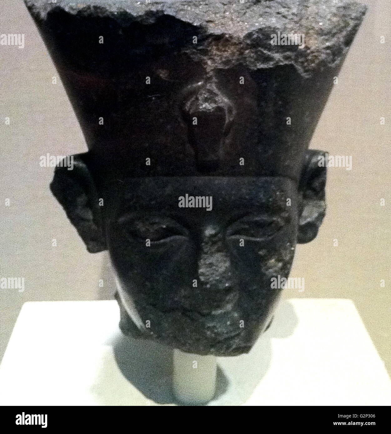 Busto di Amenemhat III, Faraone d'Egitto tra 1860-1814 A.C. Circa xii Dinastia. Realizzato da Granodiorite. Foto Stock