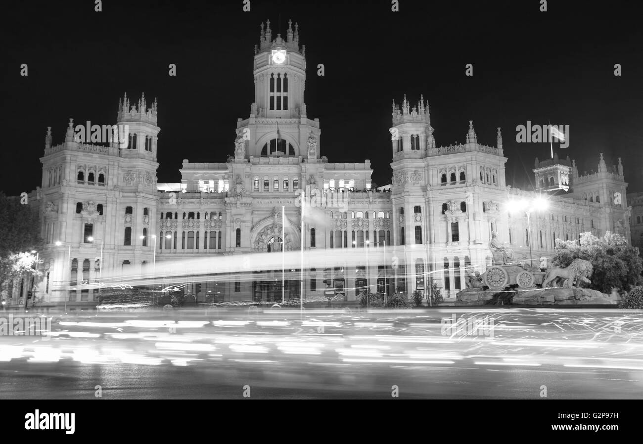 Centro di Madrid di notte. Fontana Cibeles. Spagna. Posizione orizzontale Foto Stock