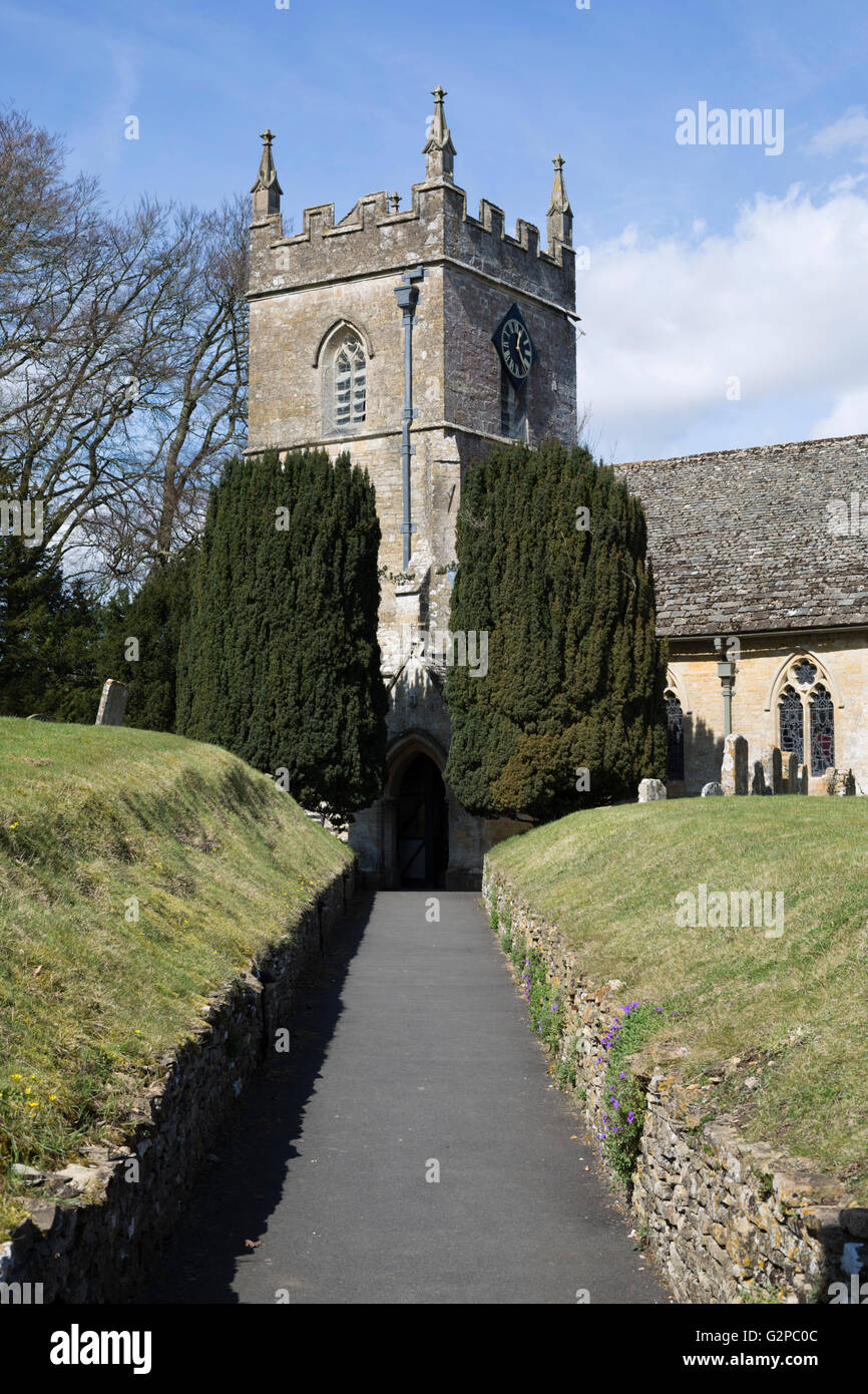 La chiesa di San Pietro, Upper Slaughter, Cotswolds, Gloucestershire, England, Regno Unito, Europa Foto Stock
