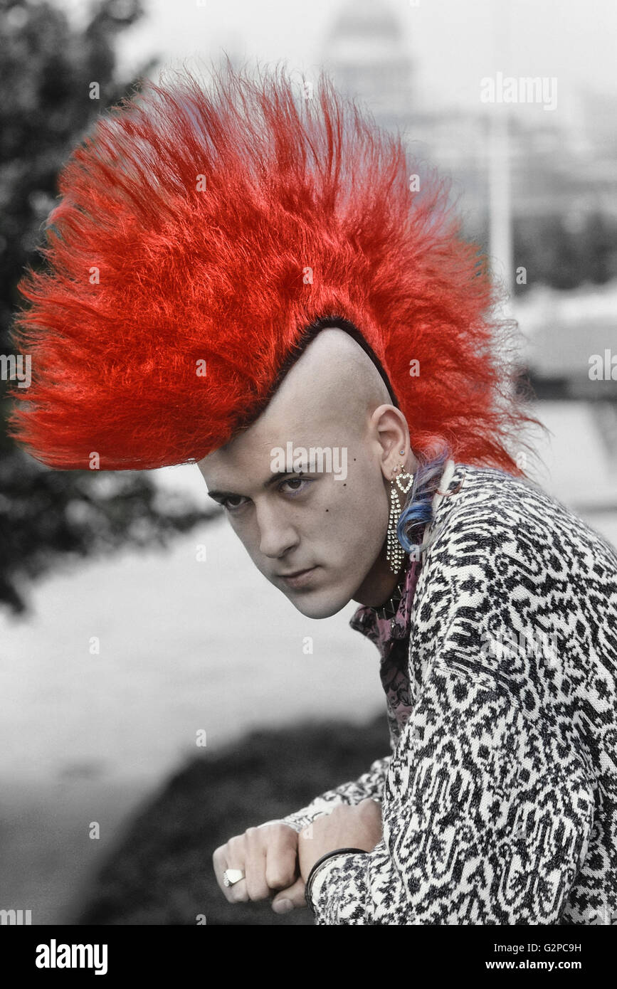 Punk rocker Matt Belgrano, 'il gentleman punk'. London, England, Regno Unito, circa ottanta Foto Stock