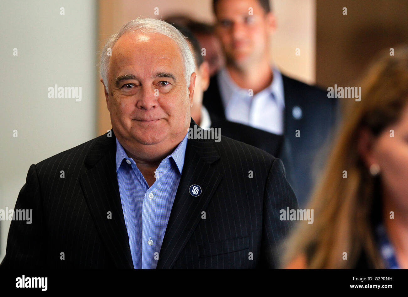 Agosto 29, 2012 - Ron Fowler dei San Diego Padres nuovo gruppo di proprietà ha partecipato a una conferenza stampa al Petco Park a parlare della nuova proprietà Mercoledì 29 Agosto, 2012. | Foto di K.C. Alfred/U-T San Diego (credito Immagine: © K.C. Alfred/San Diego Union-Tribune via ZUMA filo) Foto Stock