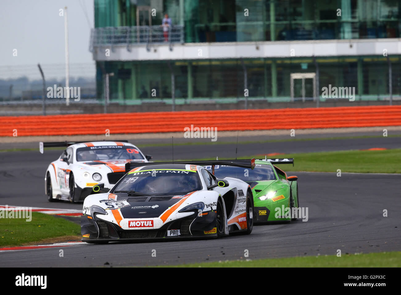 Circuito di Silverstone, Northants, Regno Unito. 15 Maggio, 2016. Blancpain Endurance motor racing serie. #59 garage 59 (GBR) MCLAREN 650S GT3 ANDREW WATSON (GBR) STRUAN MOORE (GBR) ALEX FONTANA (CHE) © Azione Sport Plus/Alamy Live News Foto Stock