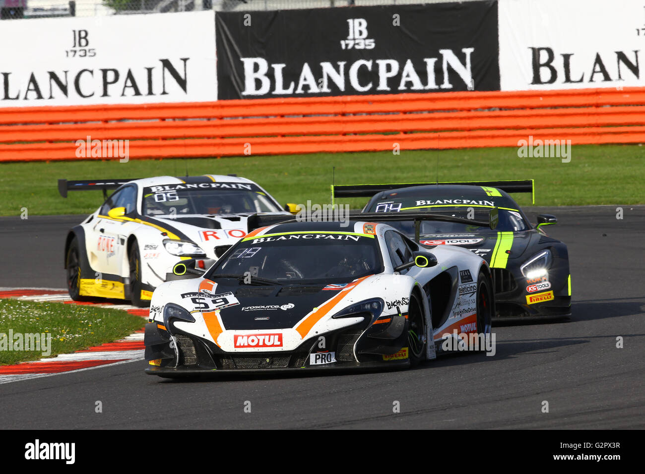 Circuito di Silverstone, Northants, Regno Unito. 15 Maggio, 2016. Blancpain Endurance motor racing serie. #59 garage 59 (GBR) MCLAREN 650S GT3 ANDREW WATSON (GBR) STRUAN MOORE (GBR) ALEX FONTANA (CHE) © Azione Sport Plus/Alamy Live News Foto Stock