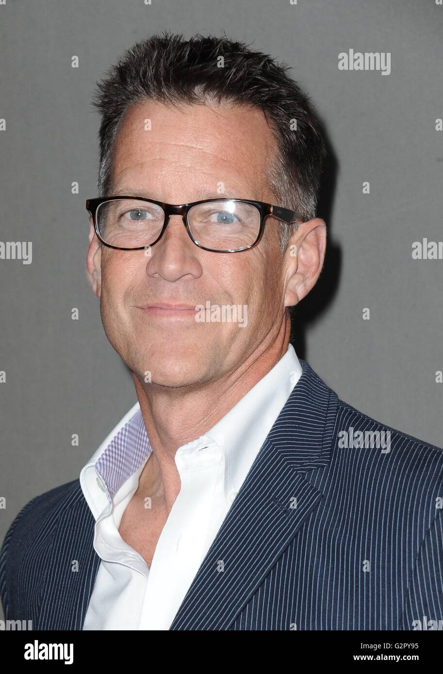 Los Angeles, CA, Stati Uniti d'America. 2 Giugno, 2016. James Denton presso gli arrivi per subdolo cameriere stagione quattro Premiere, STK Los Angeles al W Hotel West Beverly Hills, Los Angeles, CA 2 Giugno 2016. Credito: Dee Cercone/Everett raccolta/Alamy Live News Foto Stock