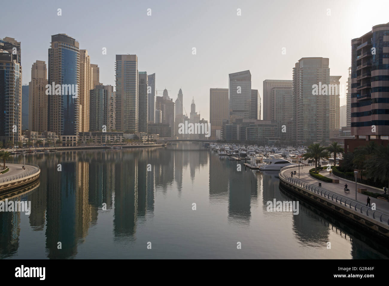 Vista del quartiere Marina di Dubai al mattino Foto Stock