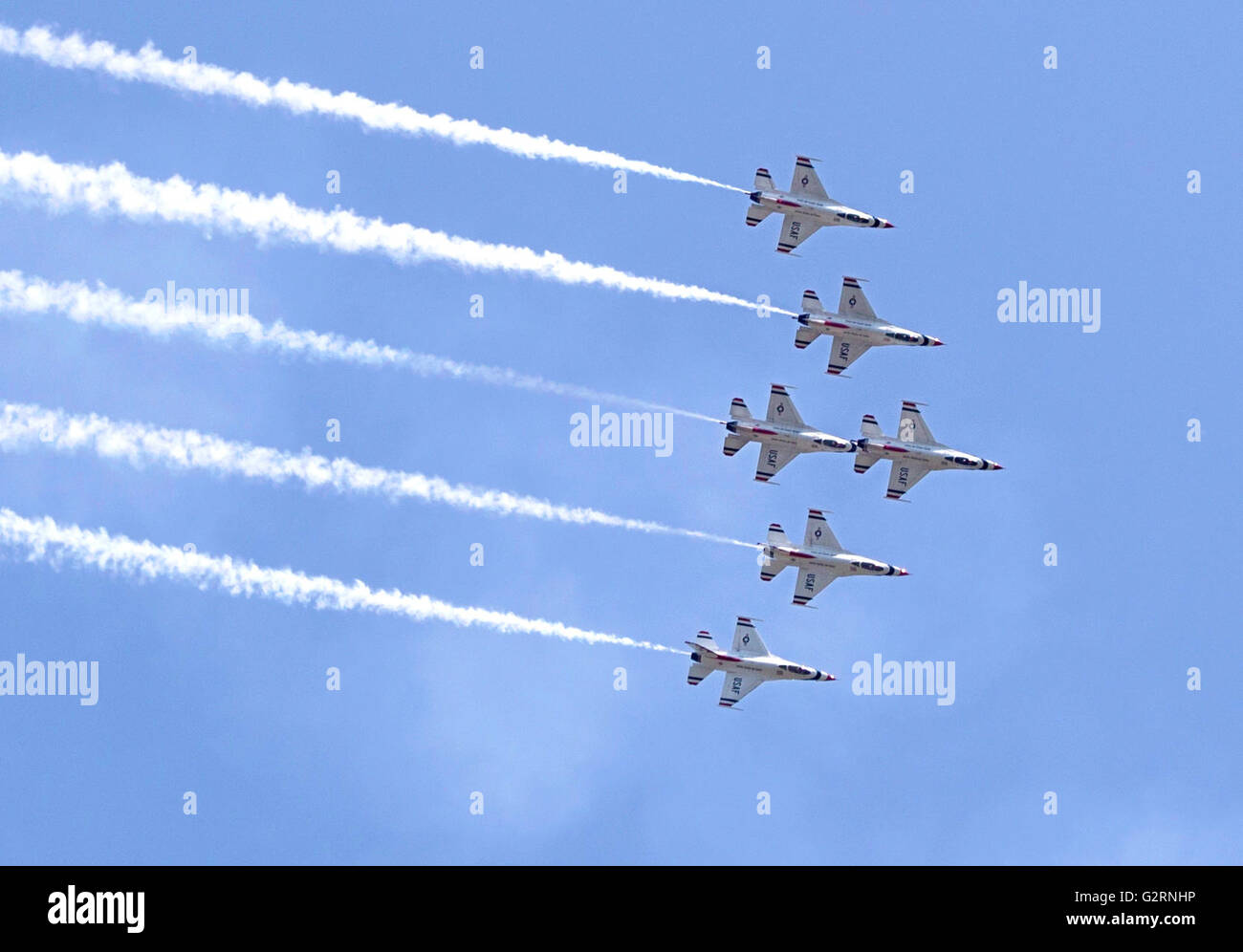 Il USAF Thunderbirds aria team di dimostrazione volare alla Shaw Air Force Base di Carolina del Sud open house weekend Foto Stock