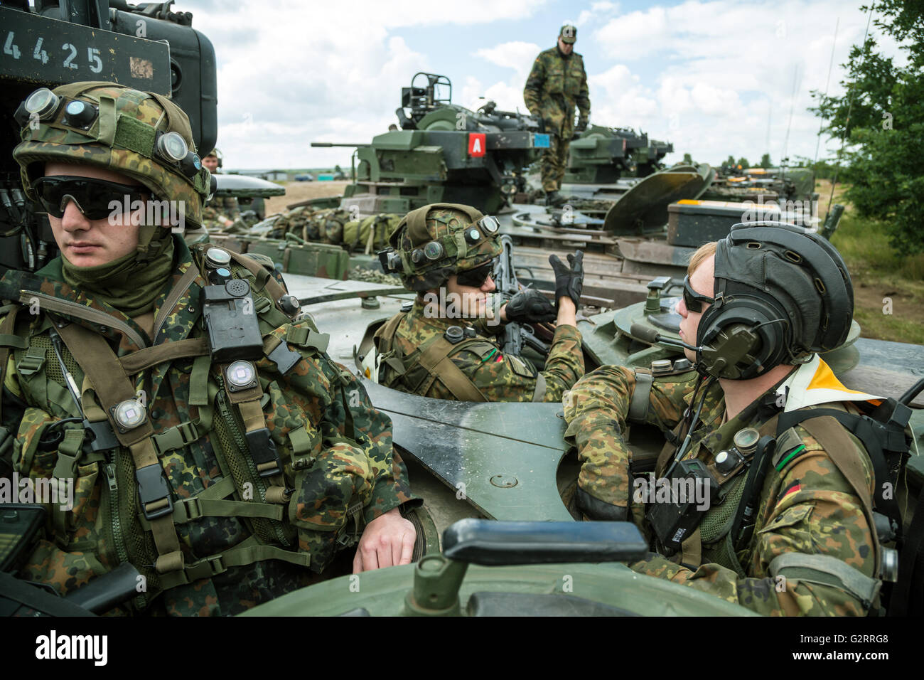 Gardelegen, Germania, Panzer compagnia granatieri ad una pratica sulla formazione militare Altmark Foto Stock