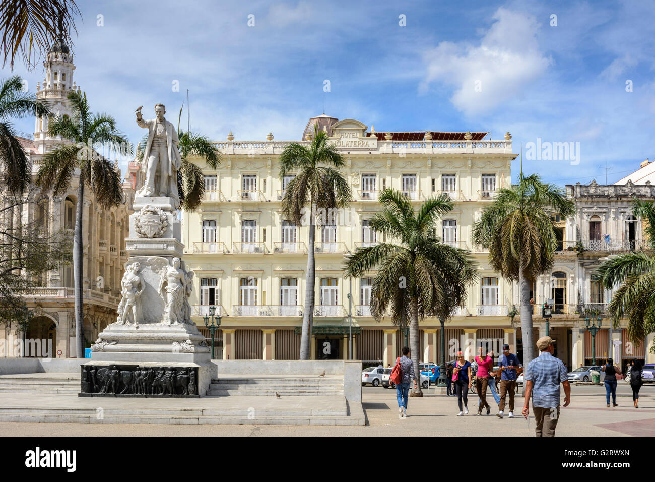 Statua di Jose Marti e Hotel Inglaterra, Parque Central, Havana, Cuba Foto Stock