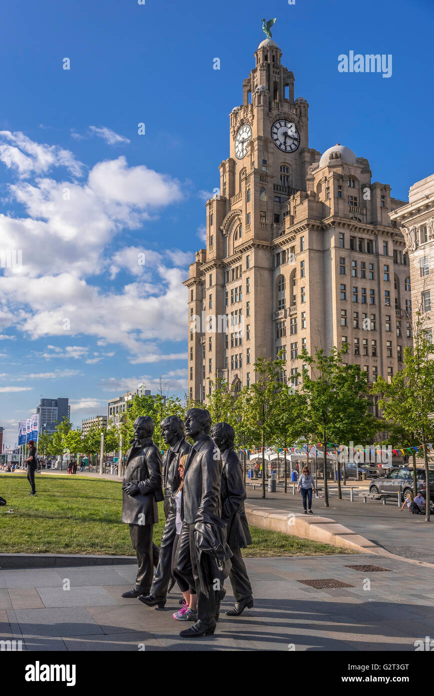 La statua del Beatles a Liverpool pierhead waterfront. Foto Stock