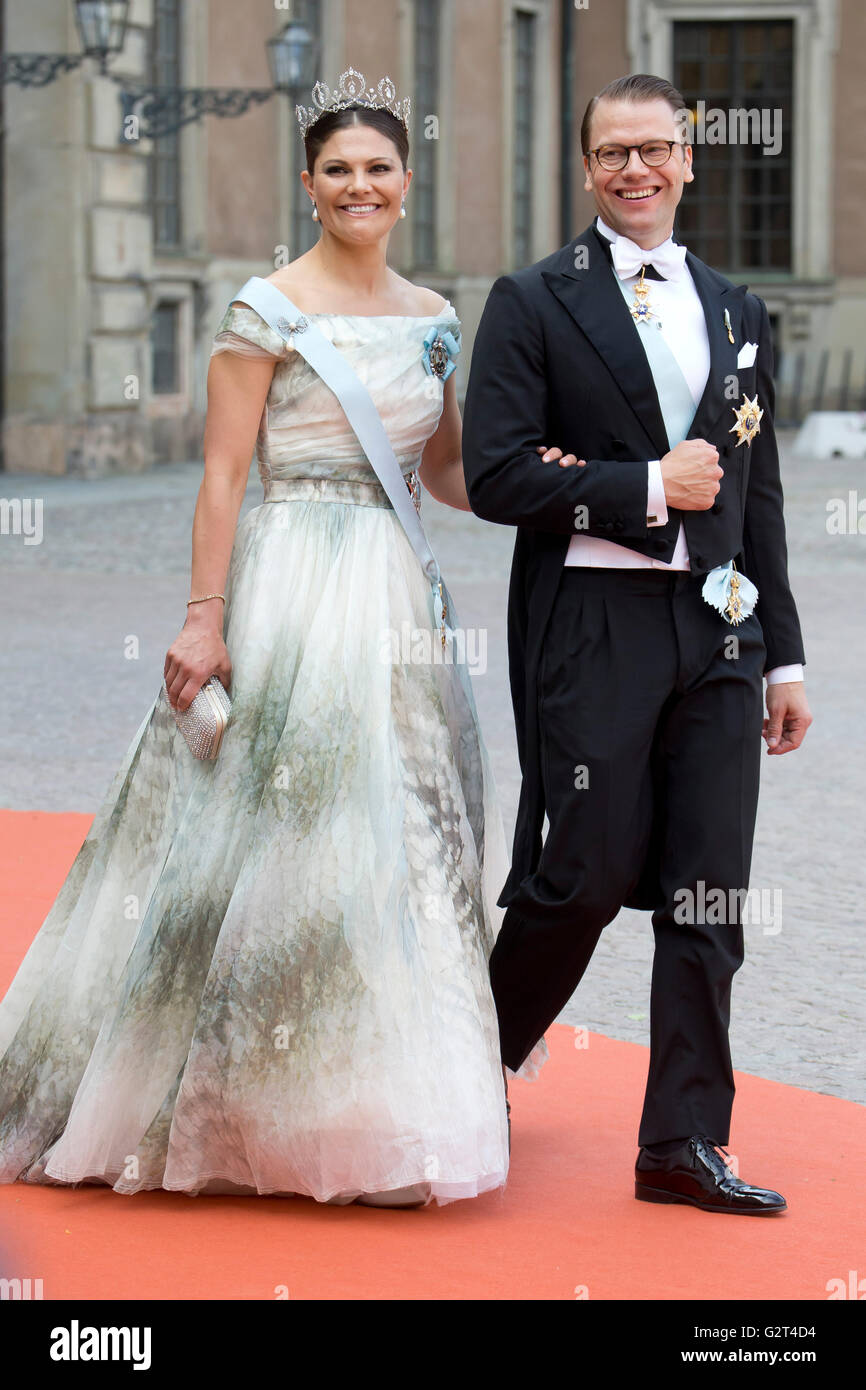 La principessa ereditaria Victoria e Prince Daniel di Svezia, partecipare alle nozze del principe Carl Philip di Svezia e Sofia Hellqvist Foto Stock