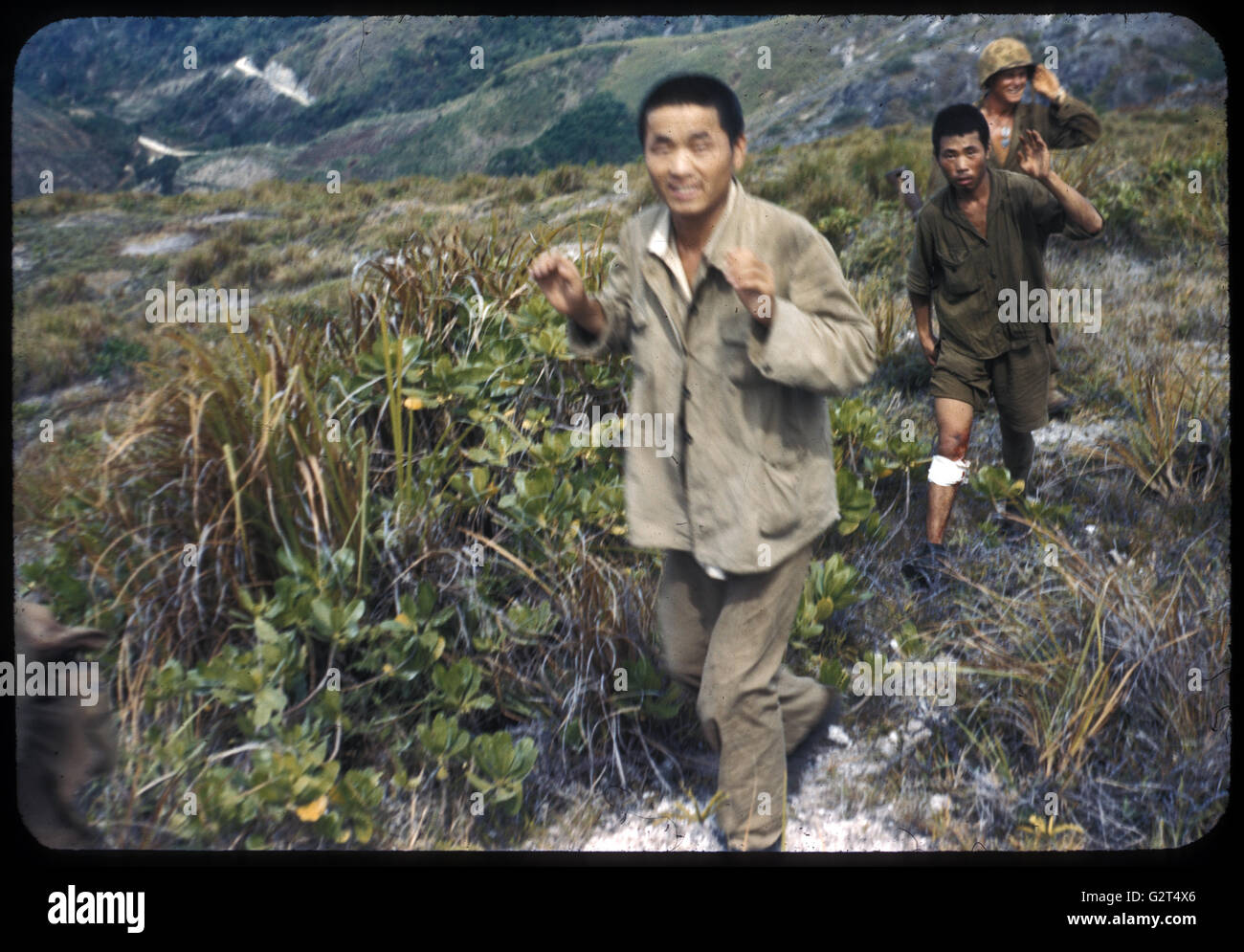 Marines portare in giapponese prigionieri. Foto Stock