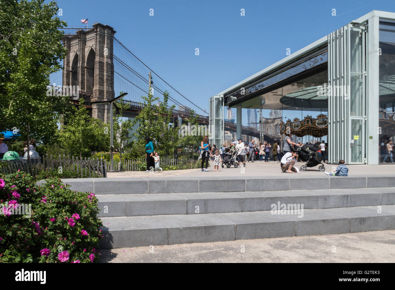 Jane è giostra nel ponte di Brooklyn Park, New York, Stati Uniti d'America Foto Stock