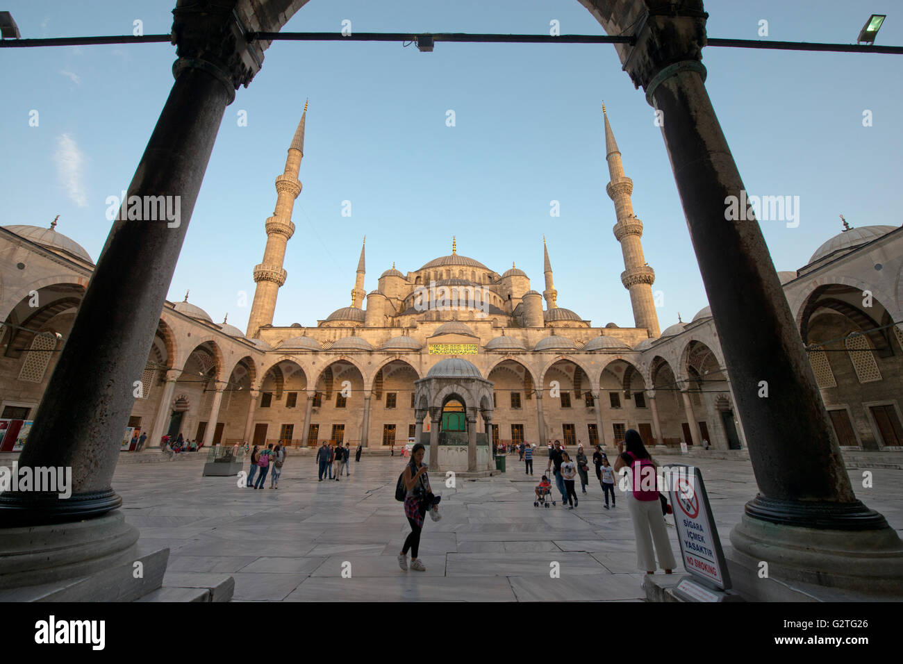 La Moschea Blu, Sultan Ahmet Camii a Istanbul. Sulla piazza di Sultanahmet è il popolare località turistica di Istanbul, in Turchia. Foto Stock
