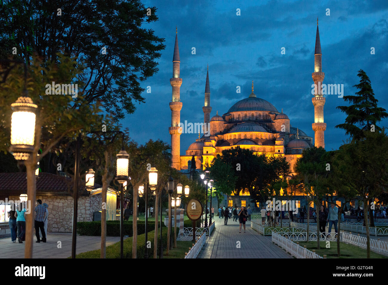 La Moschea Blu, Sultan Ahmet Camii a Istanbul. Sulla piazza di Sultanahmet è il popolare località turistica di Istanbul, in Turchia. Foto Stock