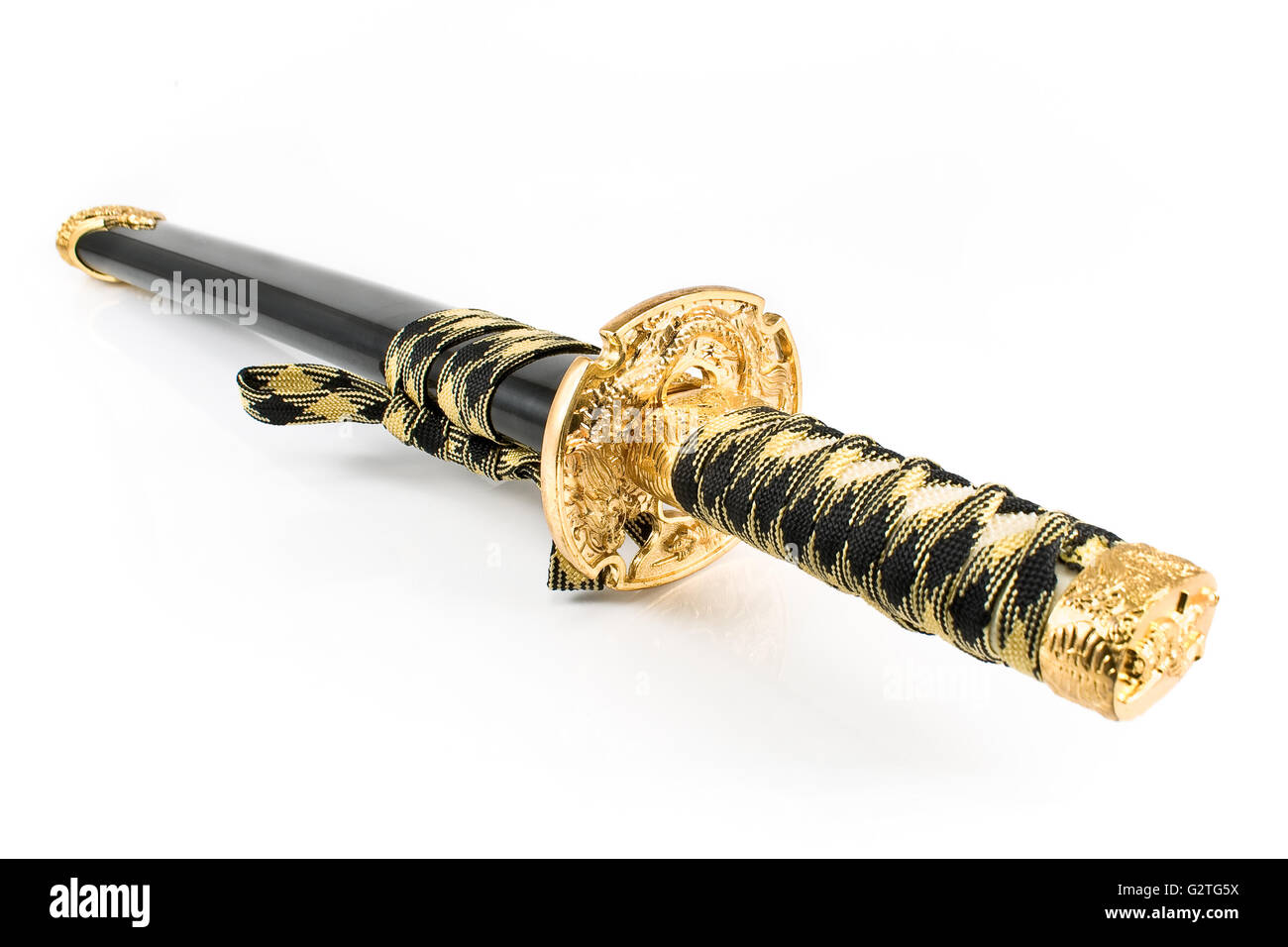 Samurai Giapponese spada katana isolato su bianco Foto Stock