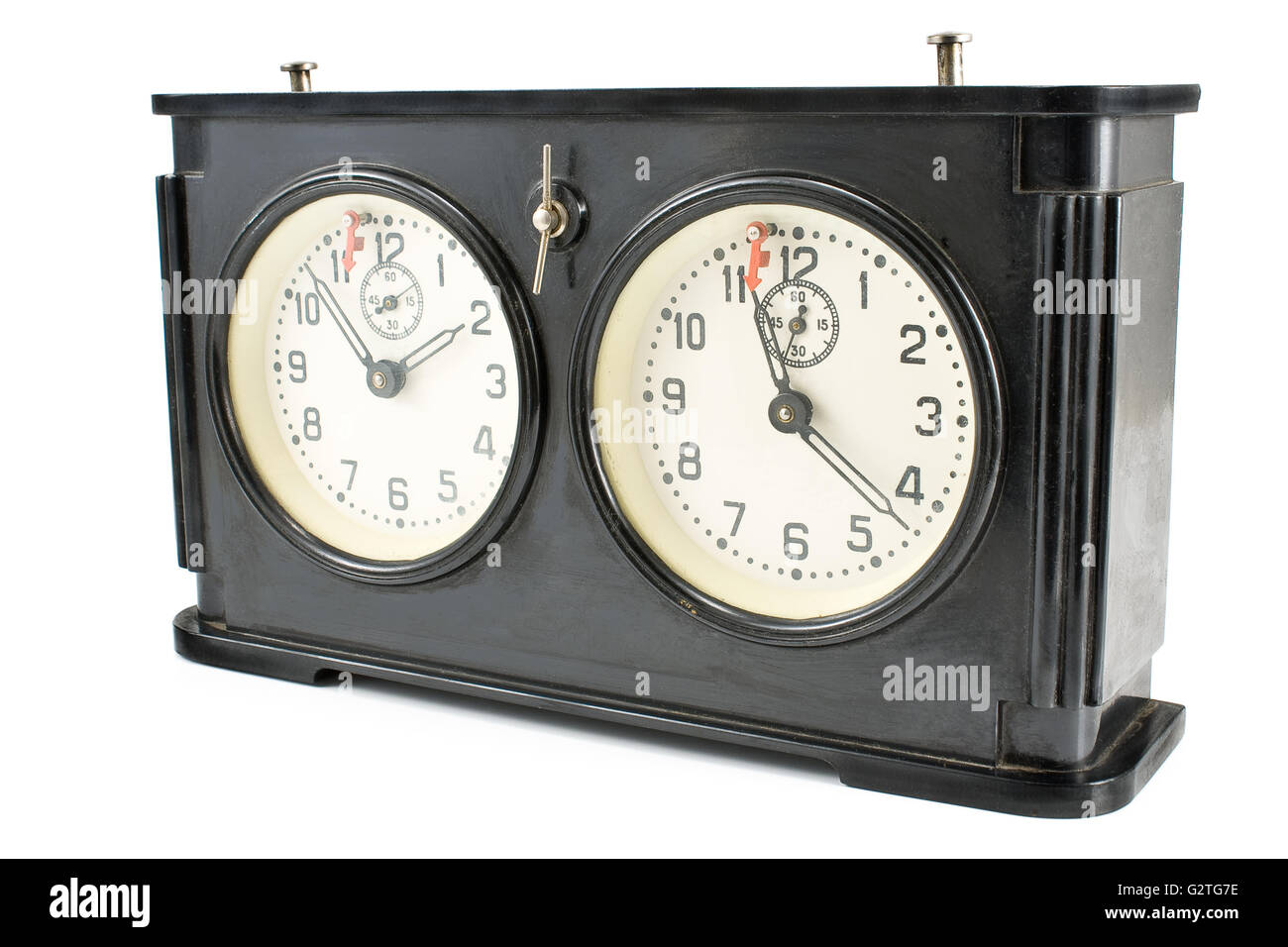 Vecchio orologio scacchi isolato su bianco Foto Stock