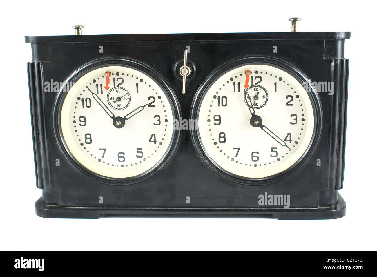 Vecchio orologio scacchi isolato su bianco Foto Stock