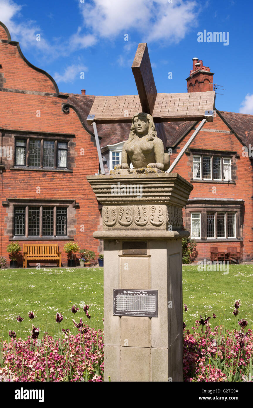 L'equazione del tempo e la femmina sphinx, Meridiana Bath Street, Port Sunlight , Merseyside, England, Regno Unito Foto Stock