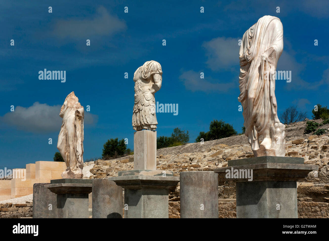 Torreparedones, Iberian-Roman parco archeologico, statue nel forum, Baena, in provincia di Cordoba, Andalusia, Spagna, Europa Foto Stock